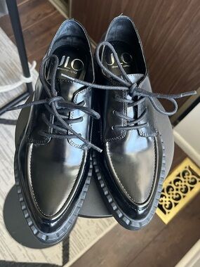 Jennifer Lopez Women’s Black Patent Leather Derby Dress Shoes